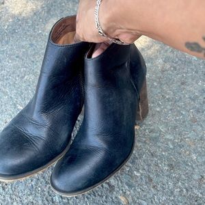 BP size 7 genuine leather ankle boots